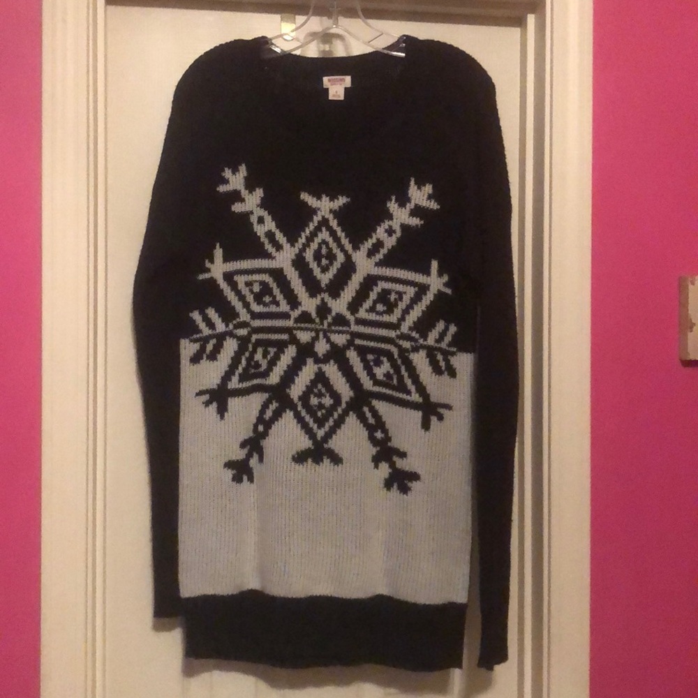 A snowflake log sweater.